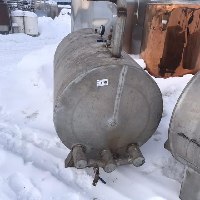 Емкость горизонтальная 1000л инв.10219