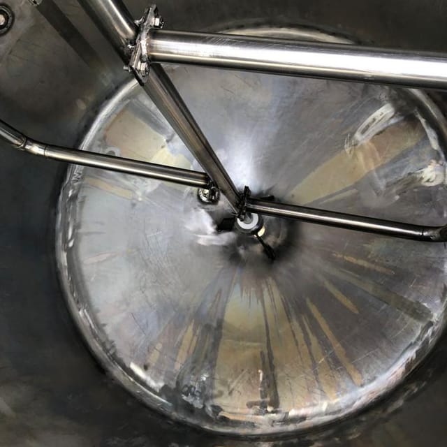 Емкость 1000л  с рубашкой и мешалкой инв.11967