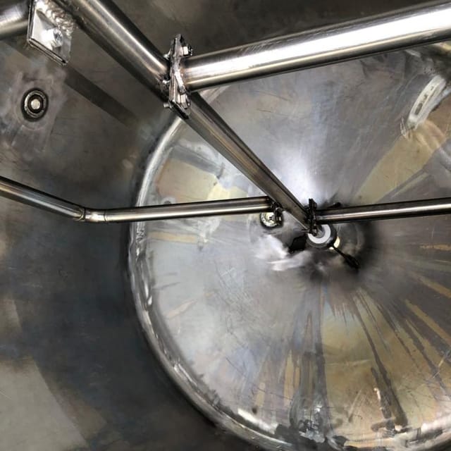 Емкость 1000л  с рубашкой и мешалкой инв.11967