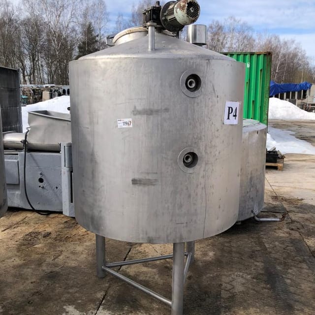 Емкость 1000л  с рубашкой и мешалкой инв.11967