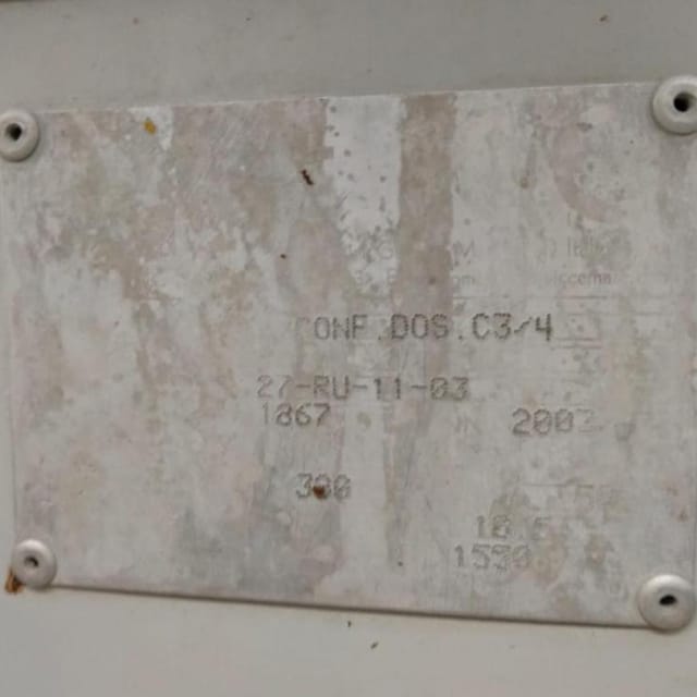 Трепко розлив в ведра