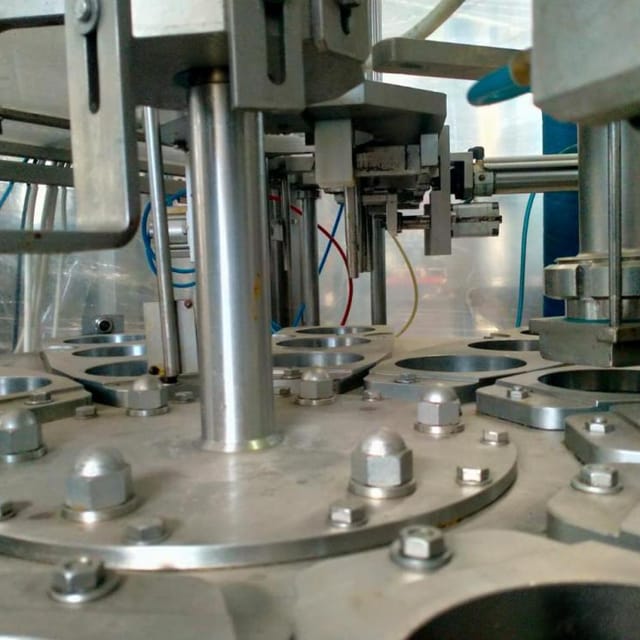 Трепко розлив в ведра