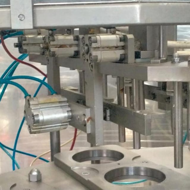 Трепко розлив в ведра