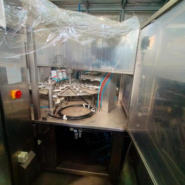 Трепко розлив в ведра