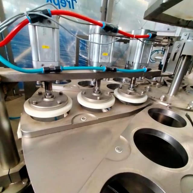 Трепко розлив в ведра