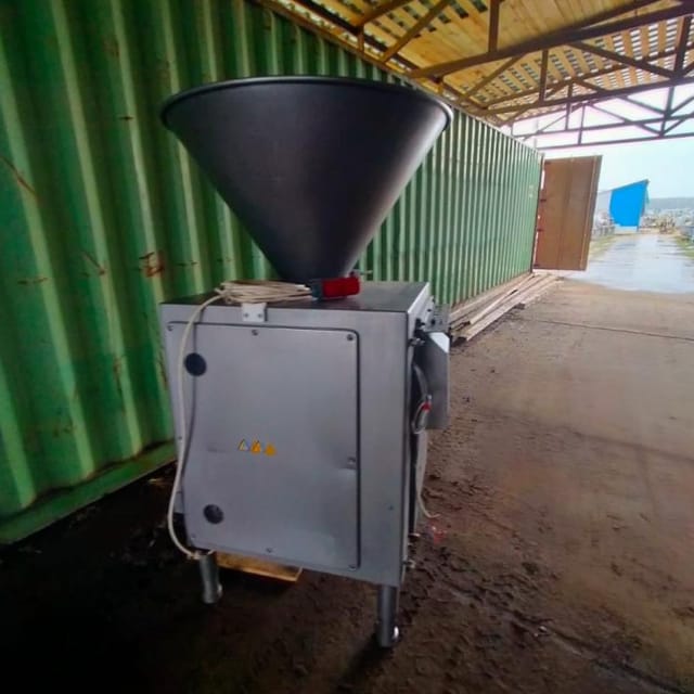 Шприц вакуумный с перекрутчиком Компо Опти 2000-01 инв.11586