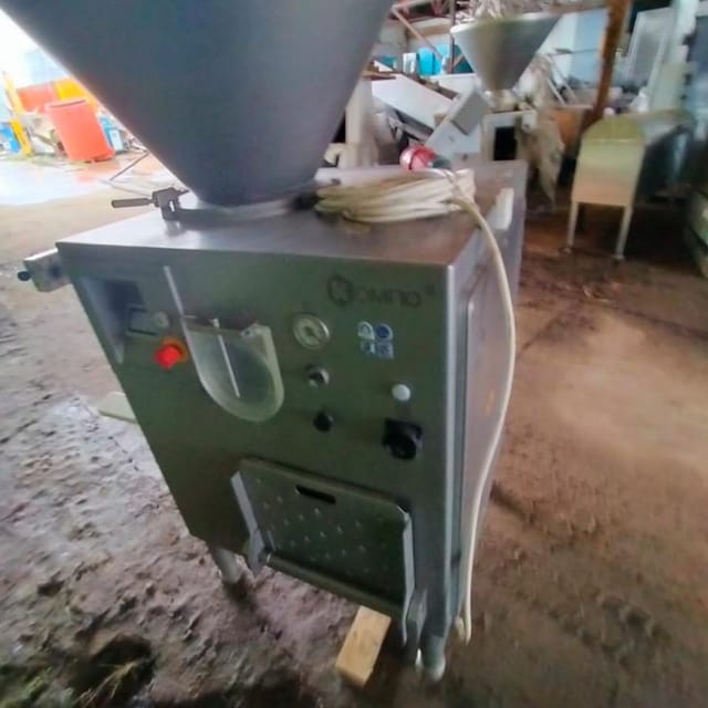 Шприц вакуумный с перекрутчиком Компо Опти 2000-01 инв.11586