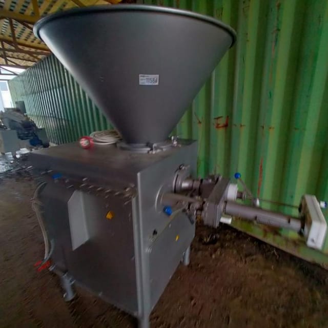 Шприц вакуумный с перекрутчиком Компо Опти 2000-01 инв.11586