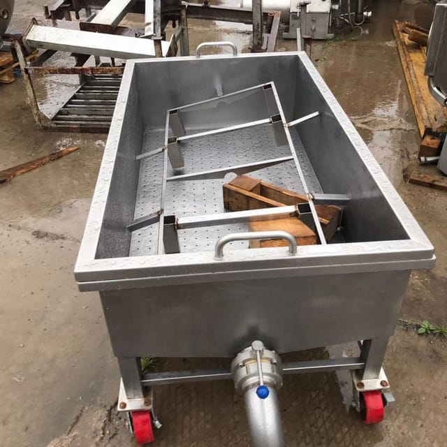 Ванна 300л на колёсах инв.11492