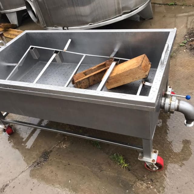 Ванна 300л на колёсах инв.11492