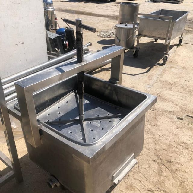 Чебурашка (пресс-тележка) инв.11541