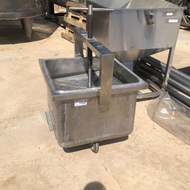 Чебурашка (пресс-тележка) инв.11541