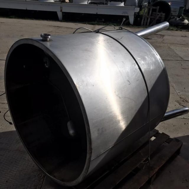 Емкость одностенная  900л инв.14416