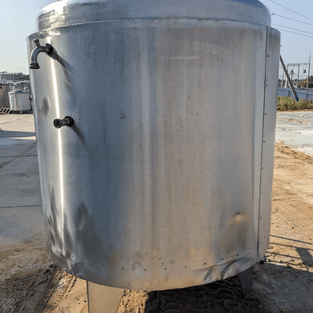 Емкости 2,1 куб.м. с рубашкой и термоизоляцией