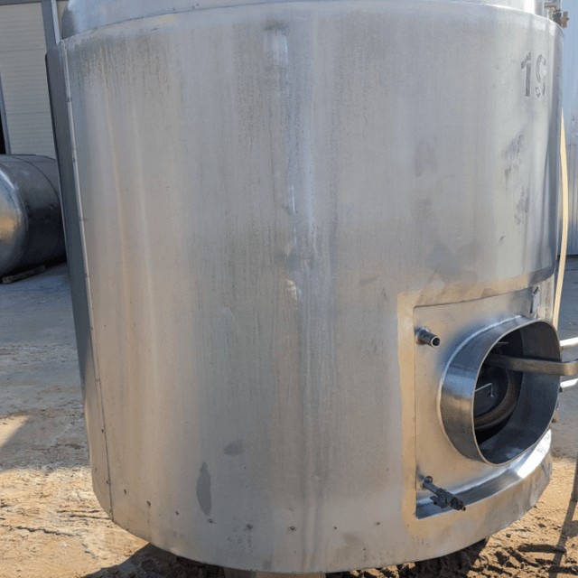 Емкости 2,1 куб.м. с рубашкой и термоизоляцией