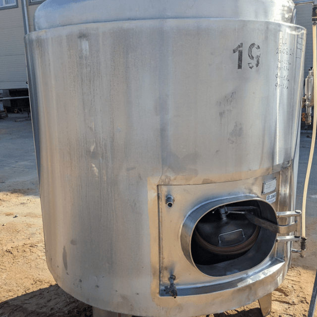 Емкости 2,1 куб.м. с рубашкой и термоизоляцией