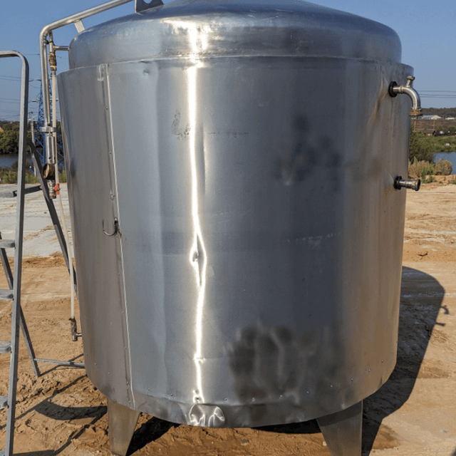 Емкости 2,1 куб.м. с рубашкой и термоизоляцией