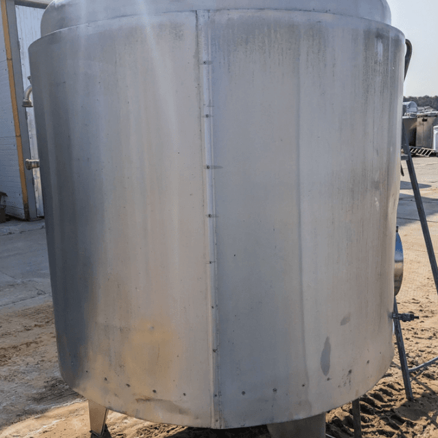 Емкости 2,1 куб.м. с рубашкой и термоизоляцией