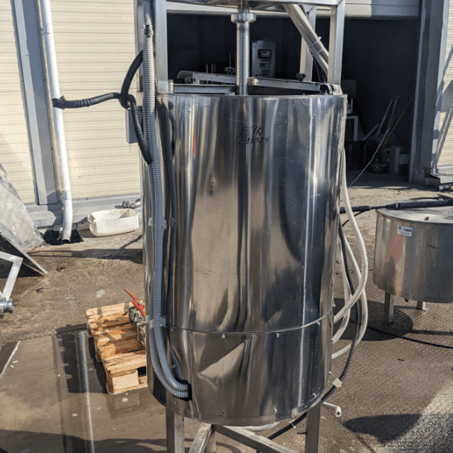 Емкость объем 100 л, с рубашкой ТЭН е.3313