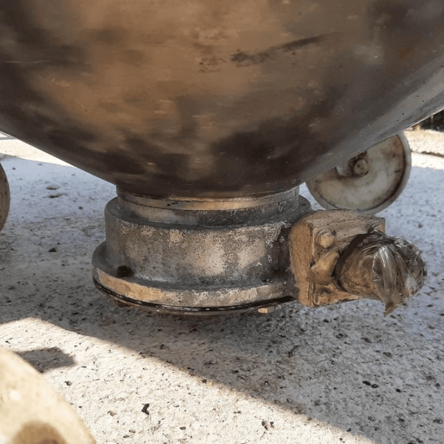 Емкость 0,15 куб.м., со встроенным насосом