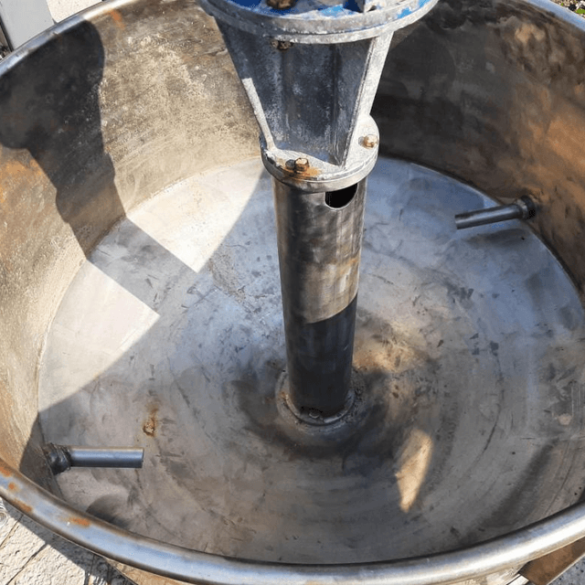 Емкость 0,15 куб.м., со встроенным насосом