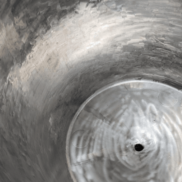 Емкость объемом 1,5 куб.м, с крышкой е.2464