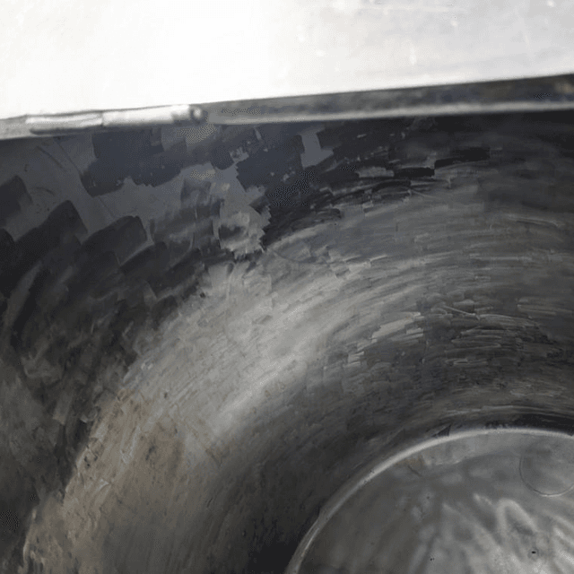 Емкость объемом 1,5 куб.м, с крышкой е.2464