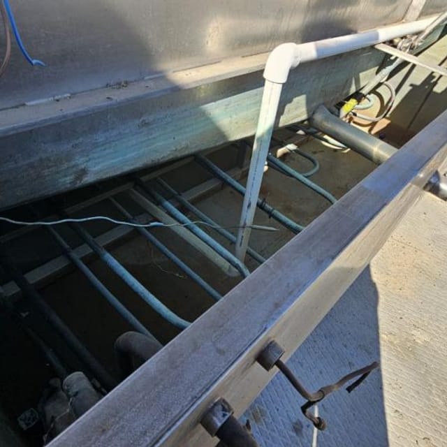 Емкость прямоугольная с мешалкой и теплообменником 7.5 куб  инв.11777