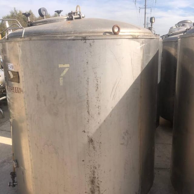 Емкости 2100л (аппарат дображивания) инв.14656