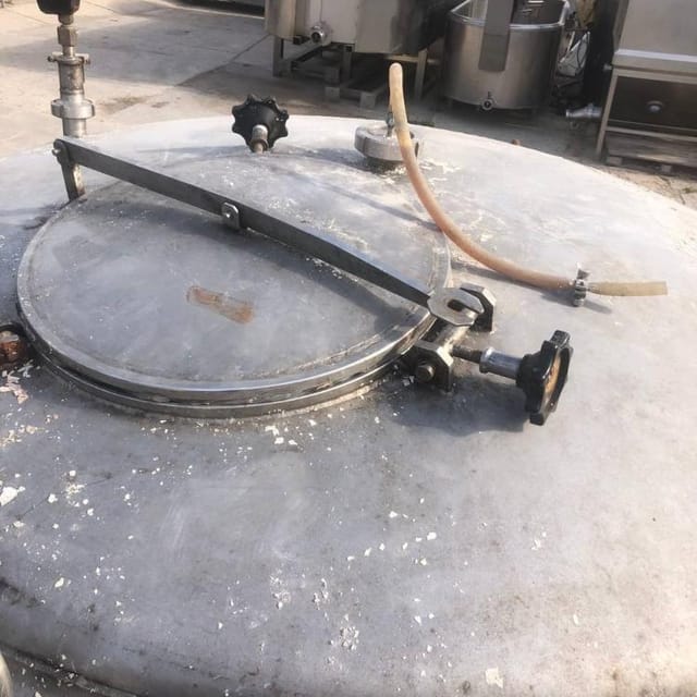 Емкости 2100л (аппарат дображивания) инв.14656