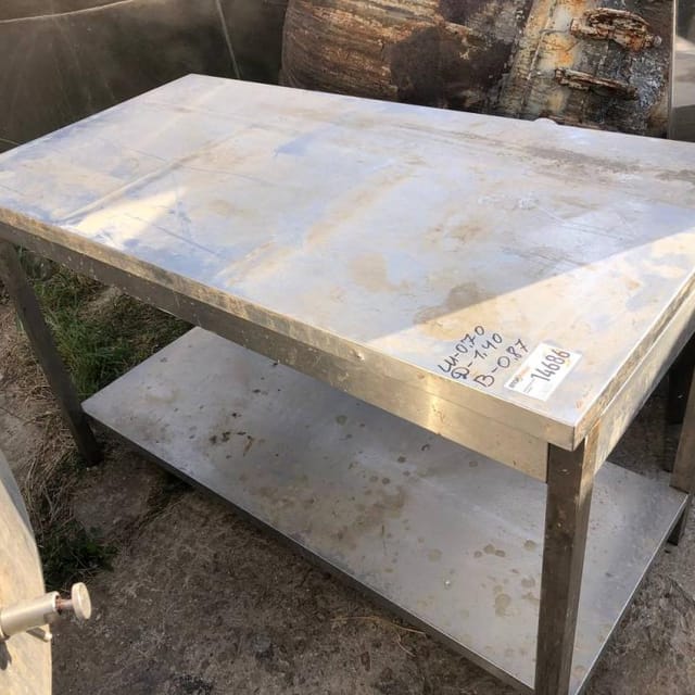 Стол, длина 1,4м  инв.14686