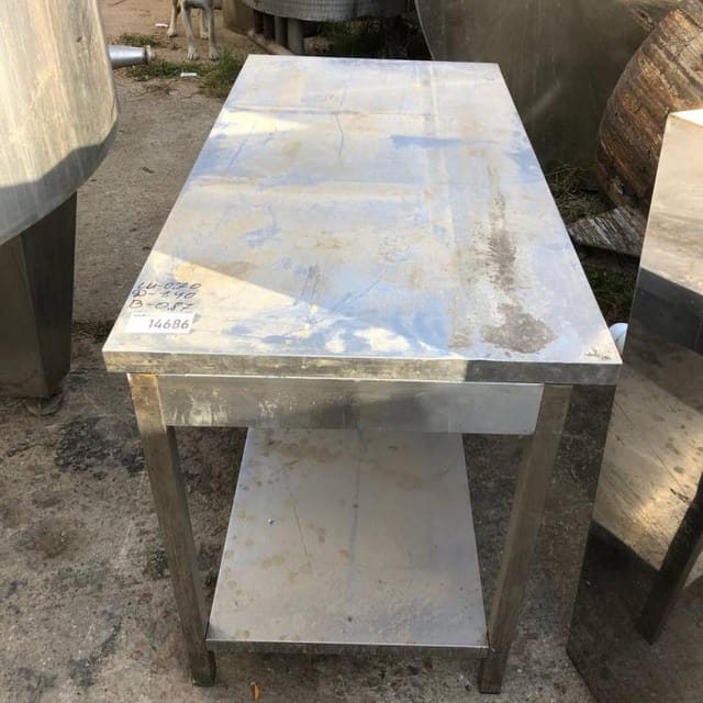 Стол, длина 1,4м  инв.14686