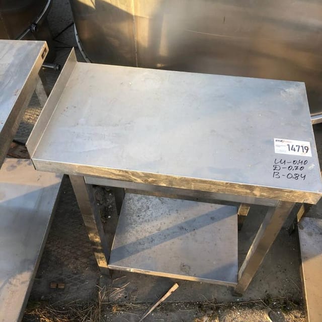 Стол, длина 0,7м инв.14719