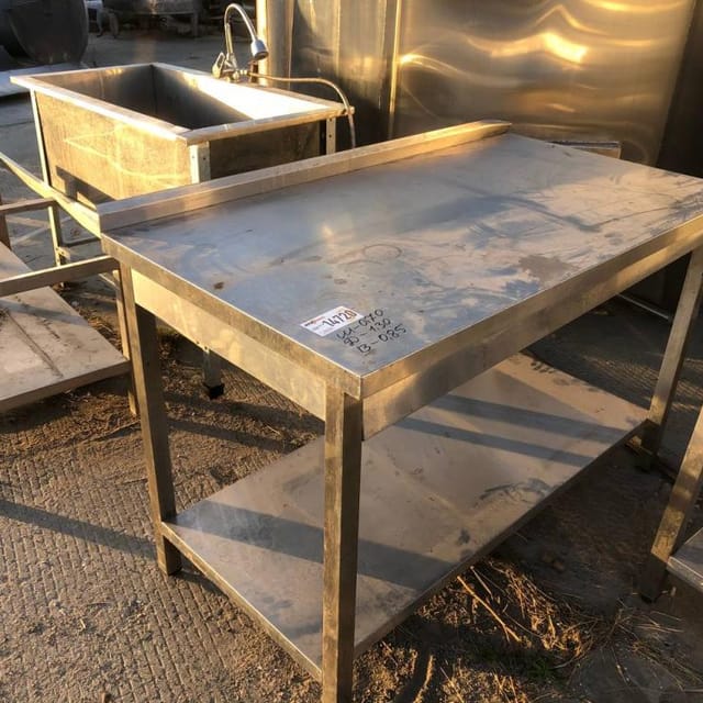 Стол, длина 1,3м инв.14720