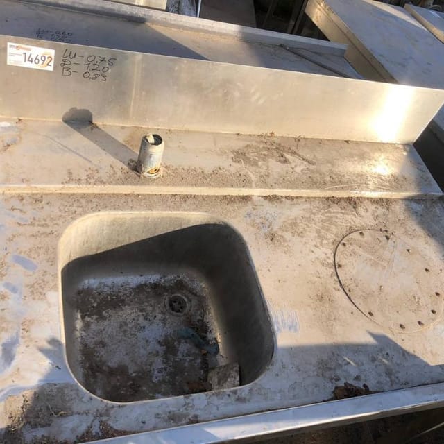 Стол с раковиной, длина 1,2м инв.14692