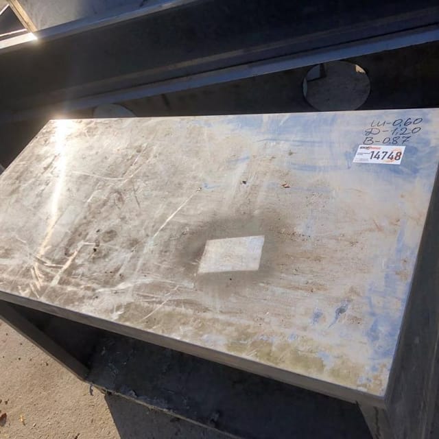 Стол, длина 1,2м инв.14748