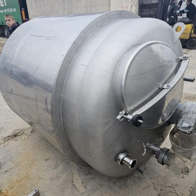 Емкость 1000л  инв.11852