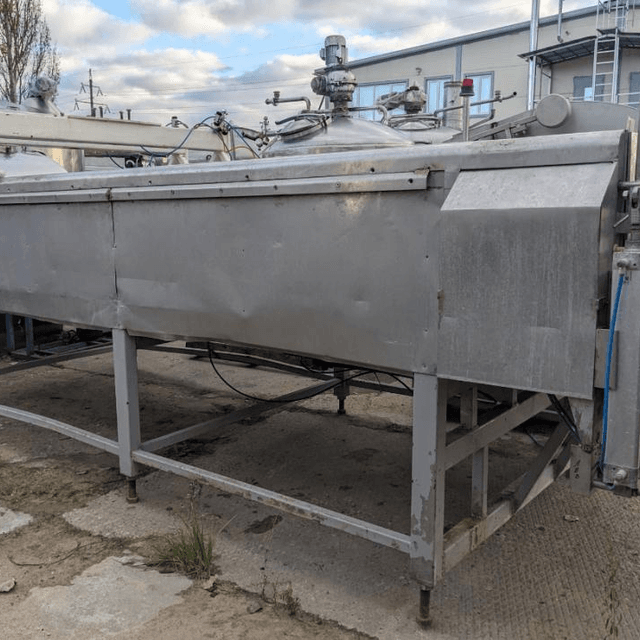 Аппарат формовочный для сыра, объем 5000 литров, е.3446