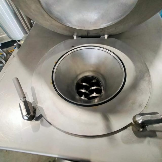 Шприц КОМПО-1500 с бункером инв.14535