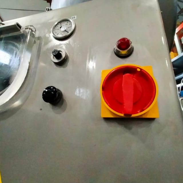 Шприц КОМПО-1500 с бункером инв.14535