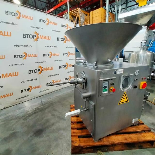 Шприц КОМПО-1500 с бункером инв.14535