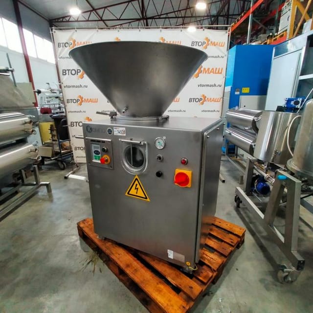 Шприц КОМПО-1500 с бункером инв.14535