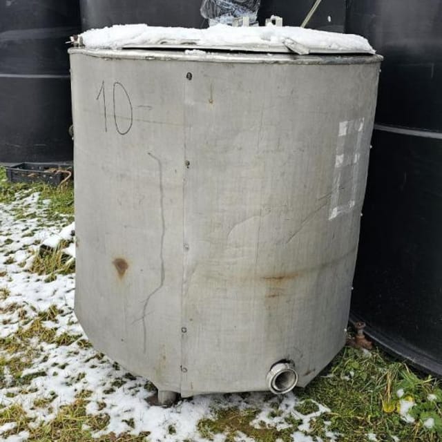 Емкость 1куб.м с мешалкой инв.11735