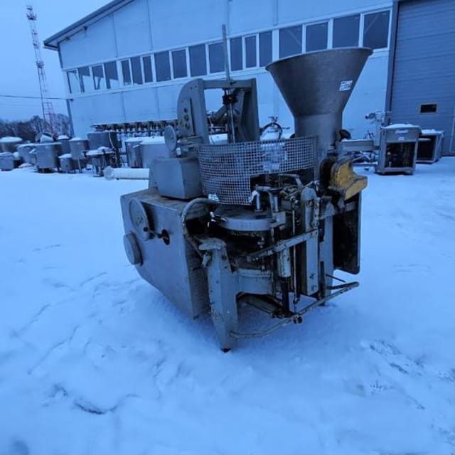 Автомат фасовки сладких сырков М6-АР2С инв.13235