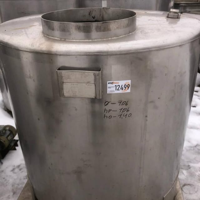 Емкость 900л инв.12499