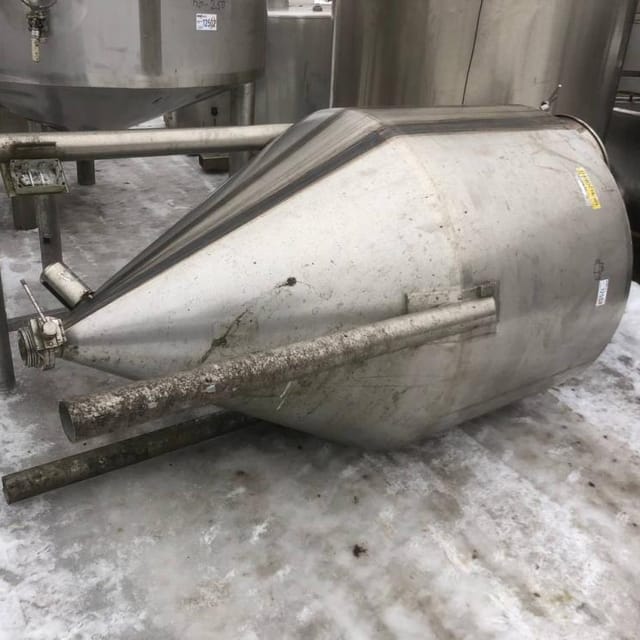 Емкость 1500л конусное дно инв.12503