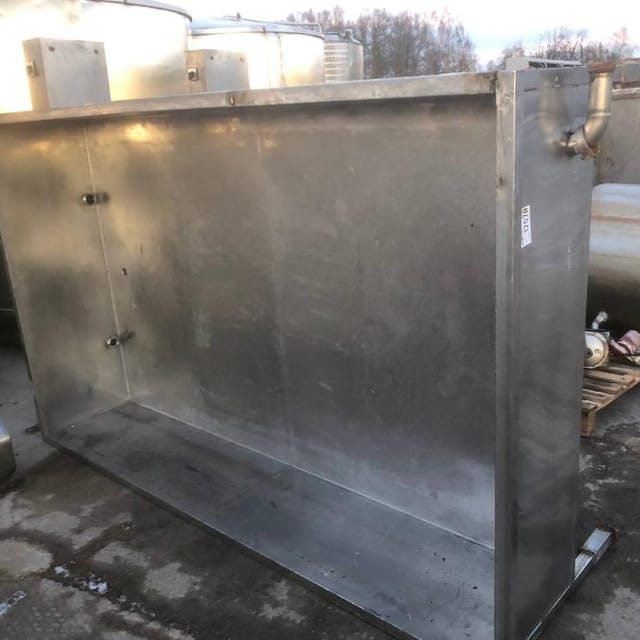 Ванна прямоугольная 1800л инв.12570