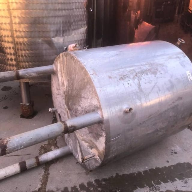 Емкость 700л с рубашкой инв.12566