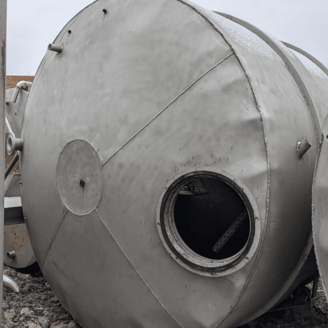 Емкость нержавеющая, объем 14 куб.м.