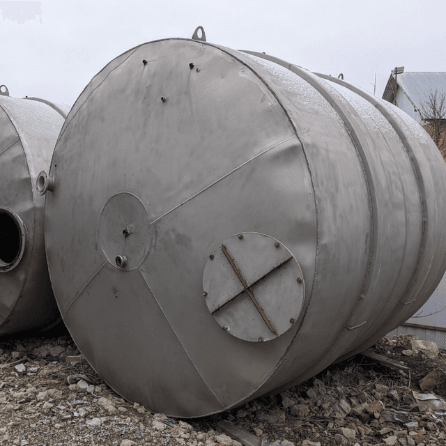 Емкость нержавеющая, объем 14 куб.м.